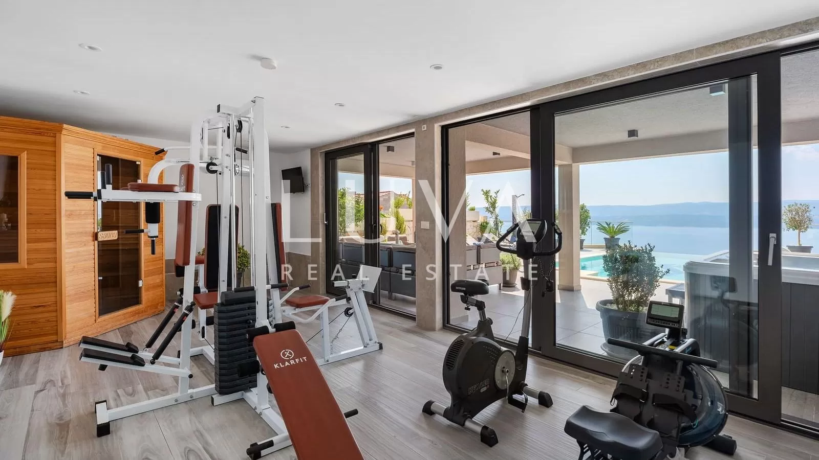 Stanići, Omiš, luxuriöse Villa mit Pool in der Nähe des Meeres zum Verkauf