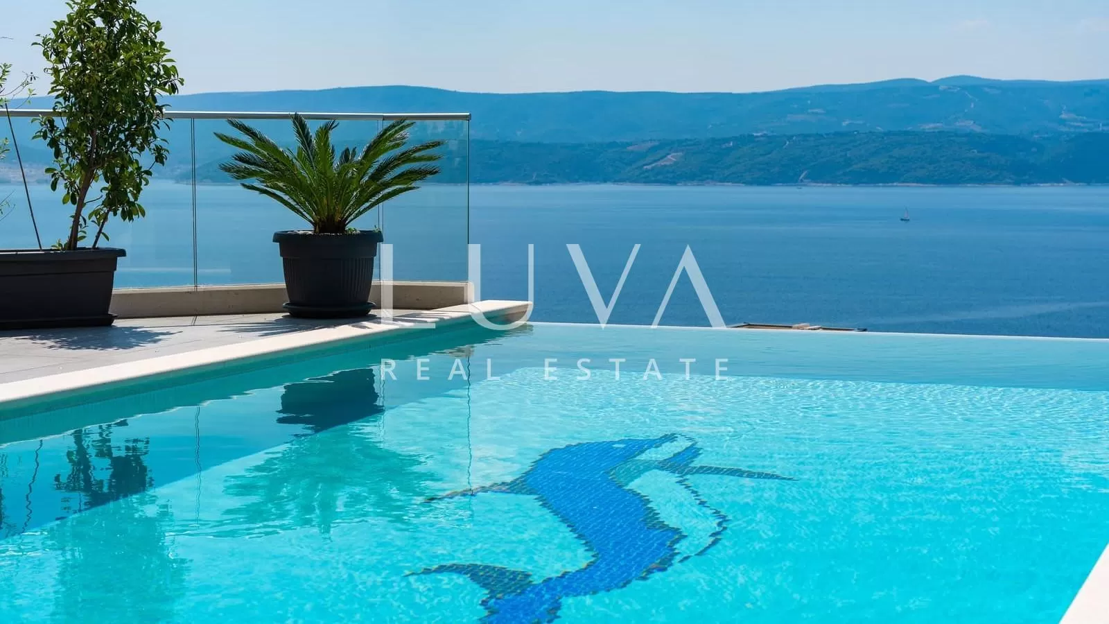 Stanići, Omiš, luxuriöse Villa mit Pool in der Nähe des Meeres zum Verkauf
