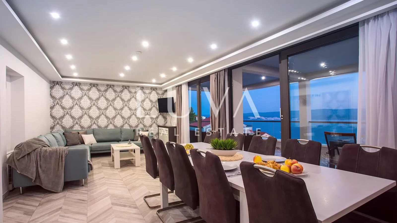 Stanići, Omiš, luxuriöse Villa mit Pool in der Nähe des Meeres zum Verkauf