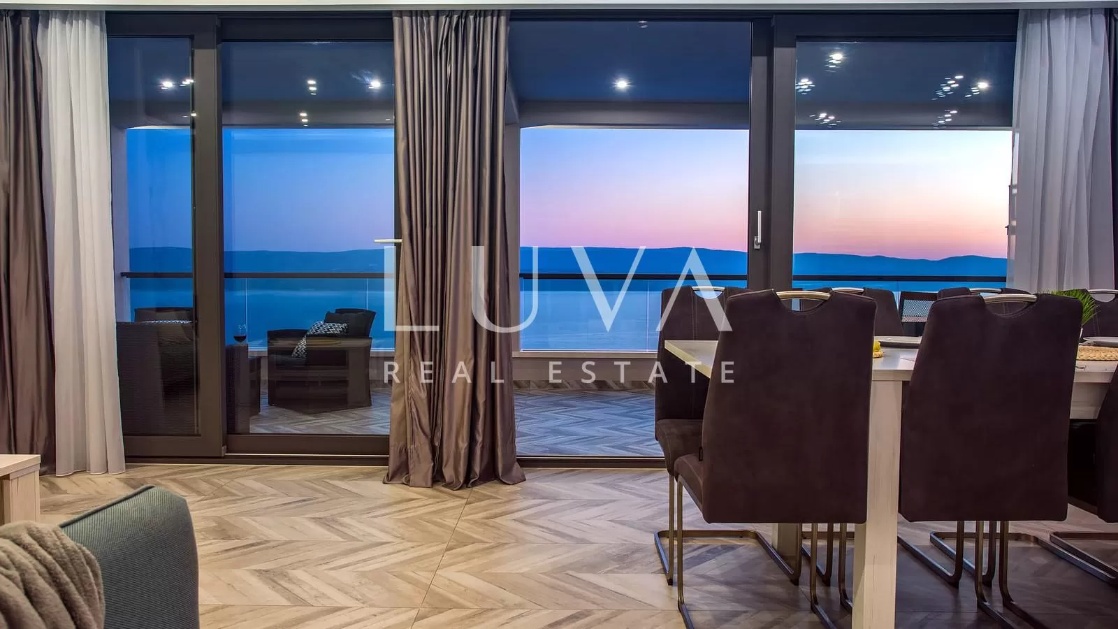 Stanići, Omiš, luxuriöse Villa mit Pool in der Nähe des Meeres zum Verkauf