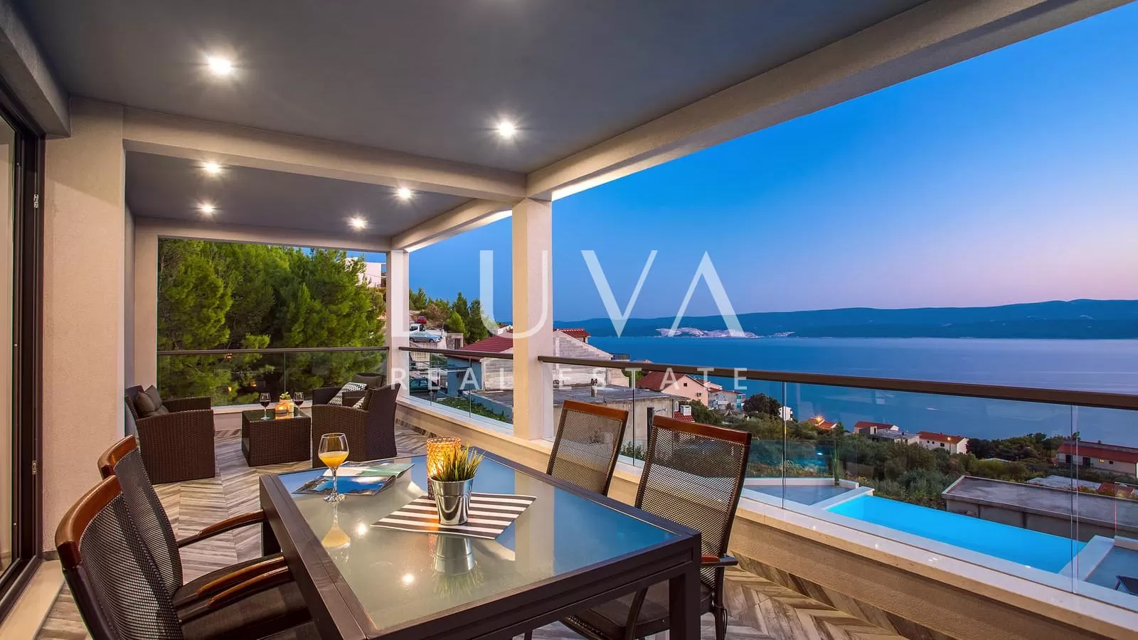 Stanići, Omiš, luxuriöse Villa mit Pool in der Nähe des Meeres zum Verkauf