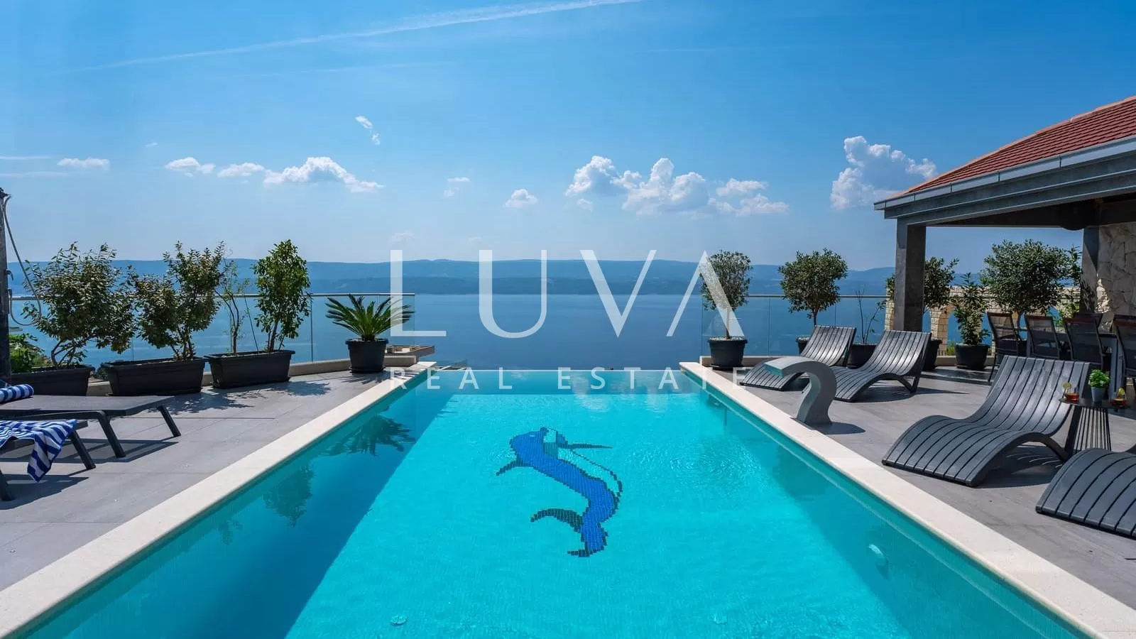Stanići, Omiš, luxuriöse Villa mit Pool in der Nähe des Meeres zum Verkauf
