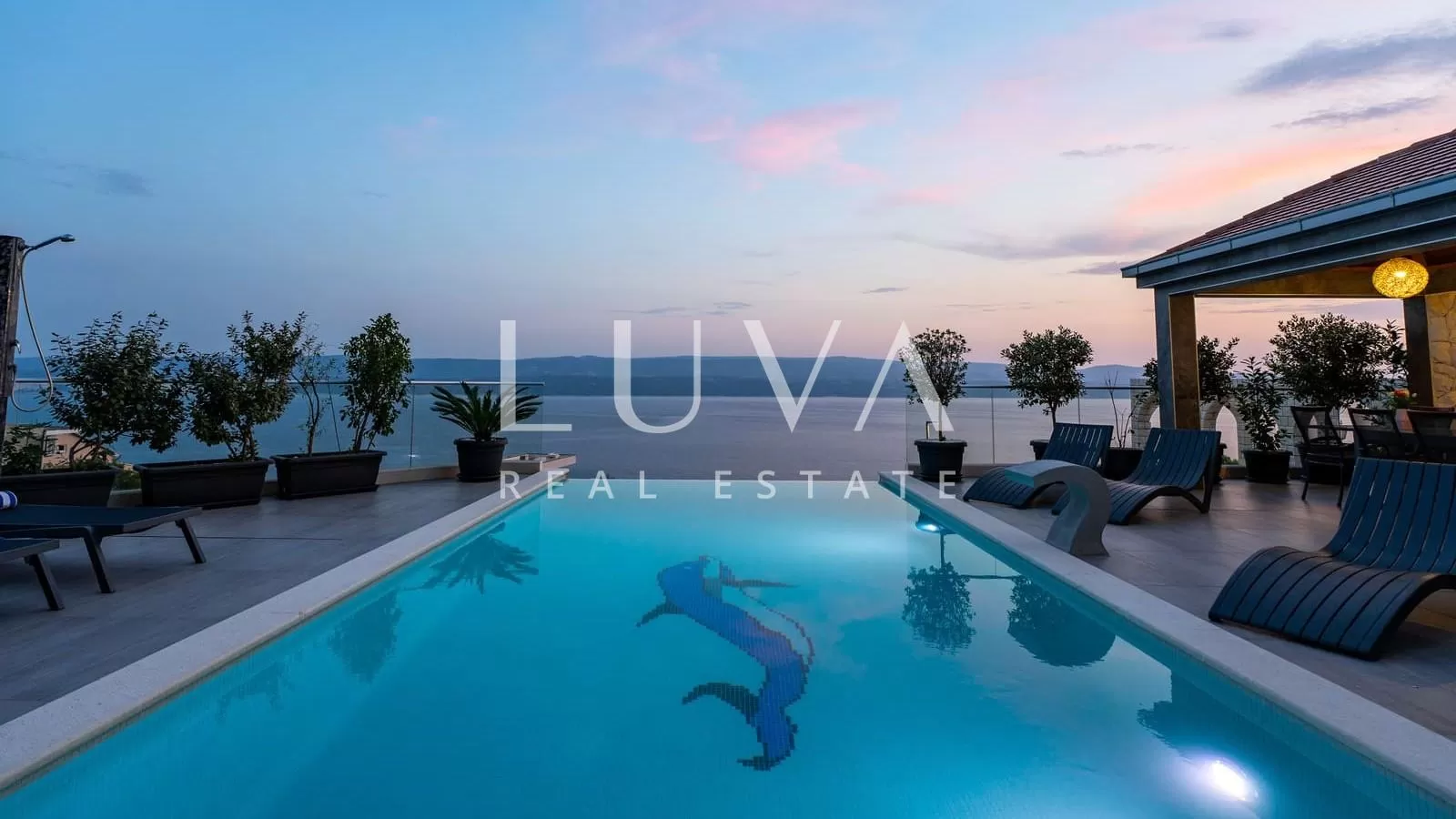 Stanići, Omiš, luxuriöse Villa mit Pool in der Nähe des Meeres zum Verkauf