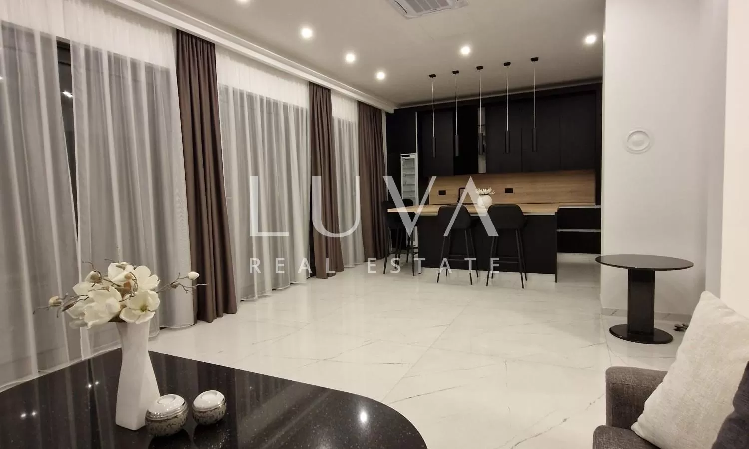Stanići, Omiš, luxuriöse Villa mit Pool in der Nähe des Meeres zum Verkauf