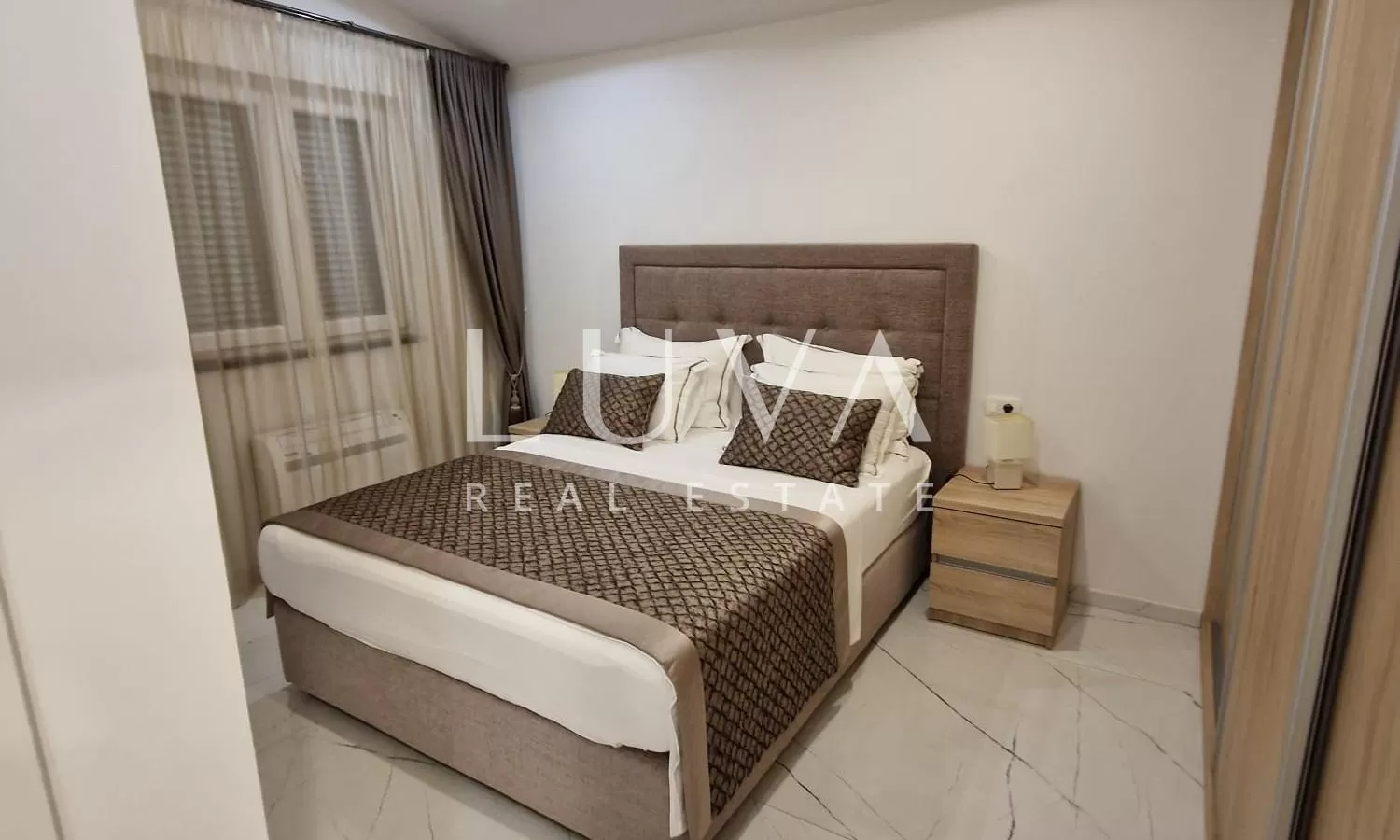 Stanići, Omiš, luxuriöse Villa mit Pool in der Nähe des Meeres zum Verkauf