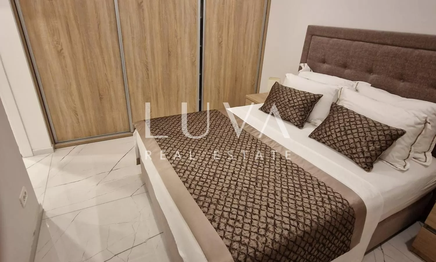 Stanići, Omiš, luxuriöse Villa mit Pool in der Nähe des Meeres zum Verkauf