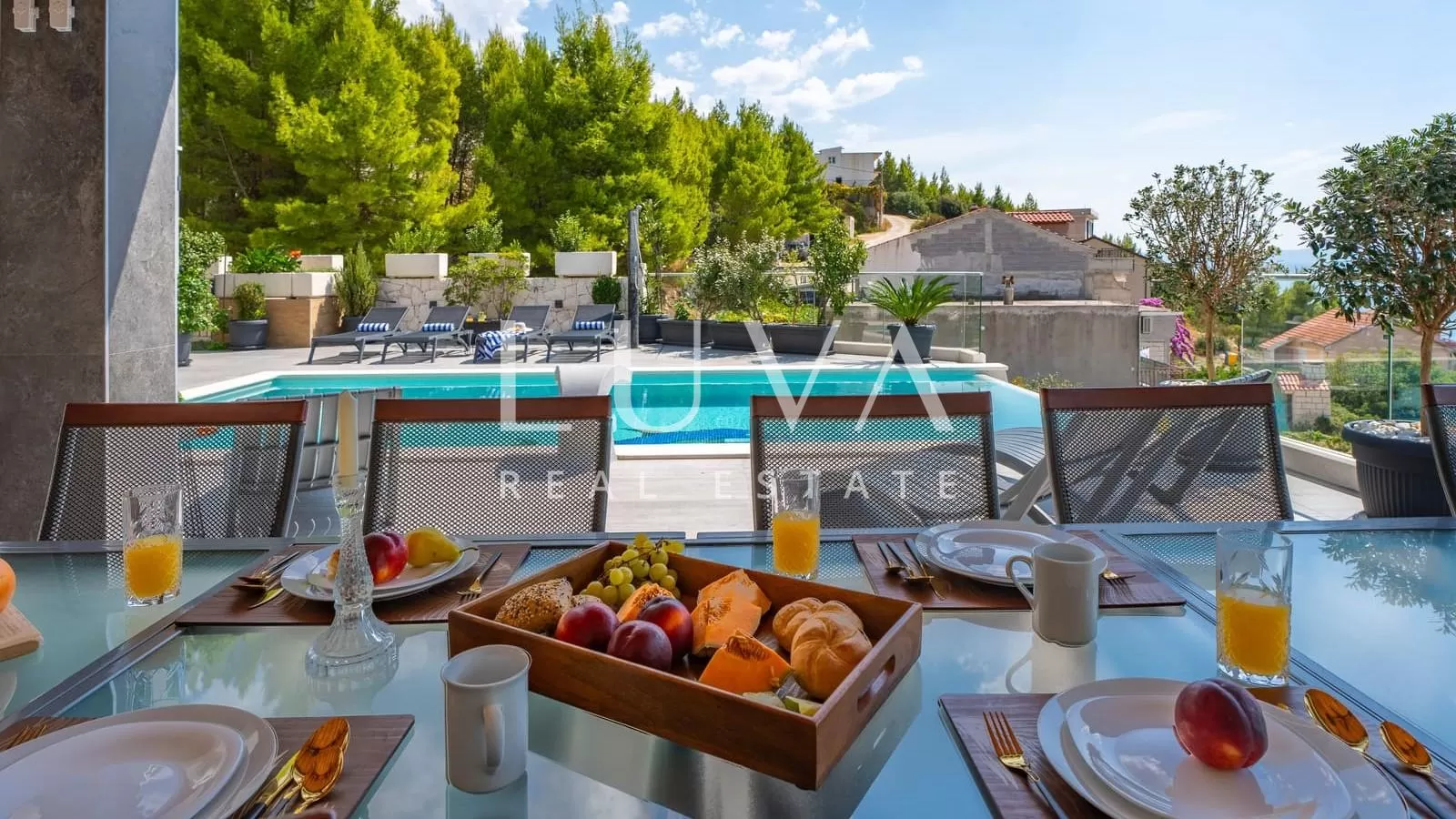 Stanići, Omiš, luxuriöse Villa mit Pool in der Nähe des Meeres zum Verkauf