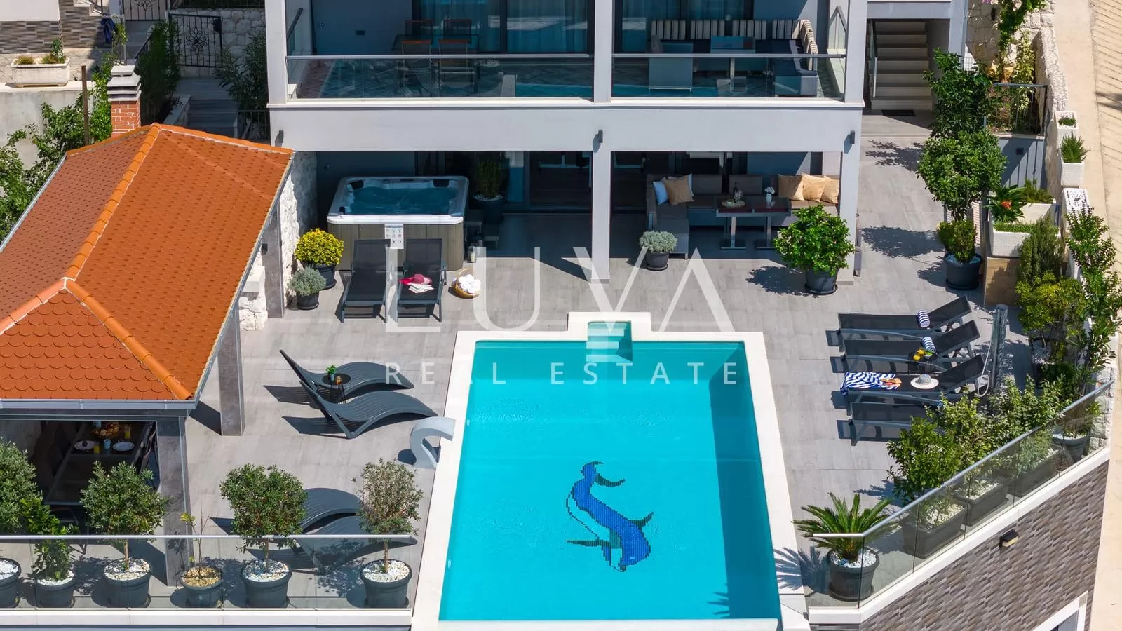 Stanići, Omiš, luxuriöse Villa mit Pool in der Nähe des Meeres zum Verkauf