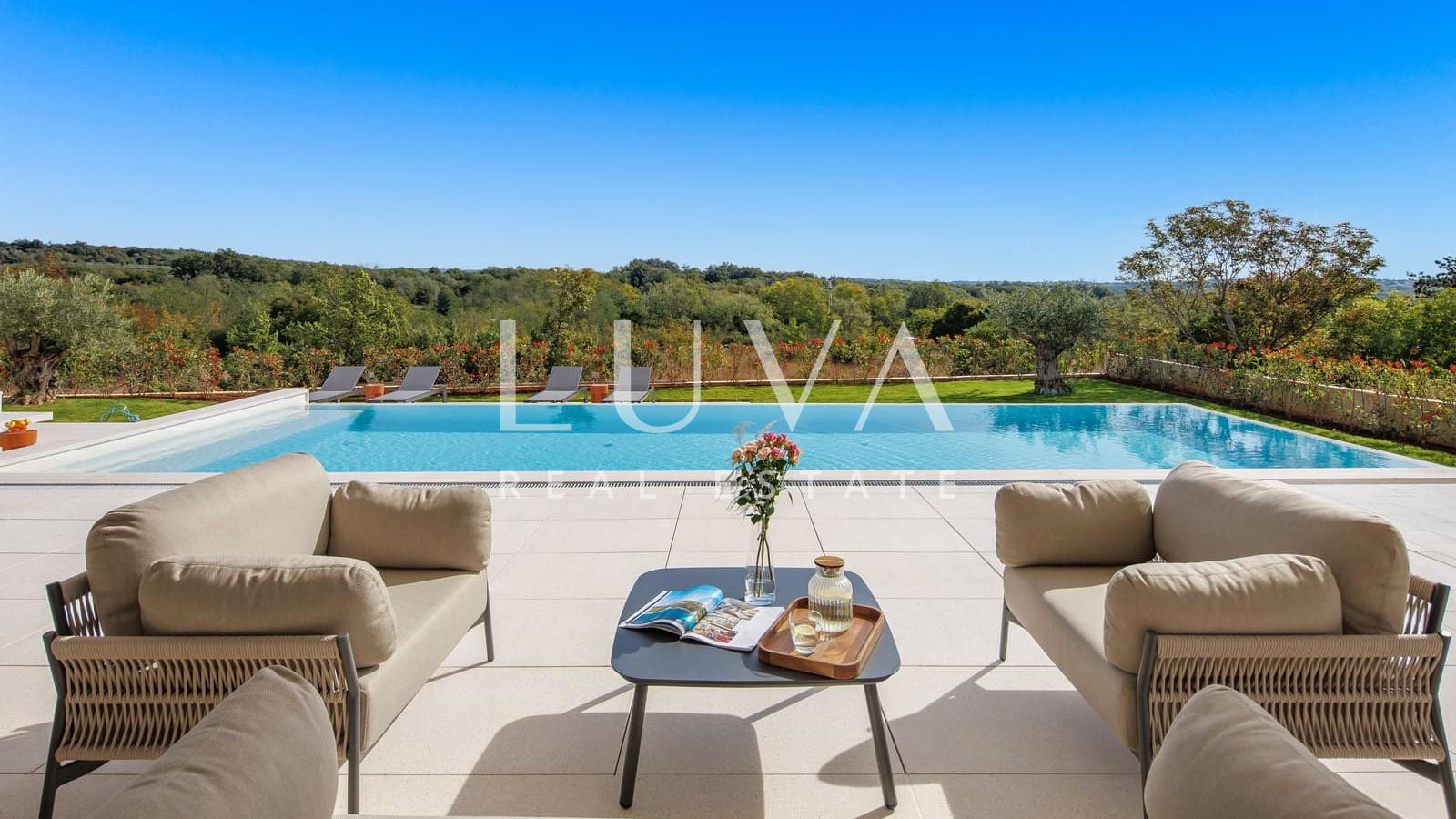 Sveti Lovreč, Istrien, Luxusvilla mit Pool zu verkaufen