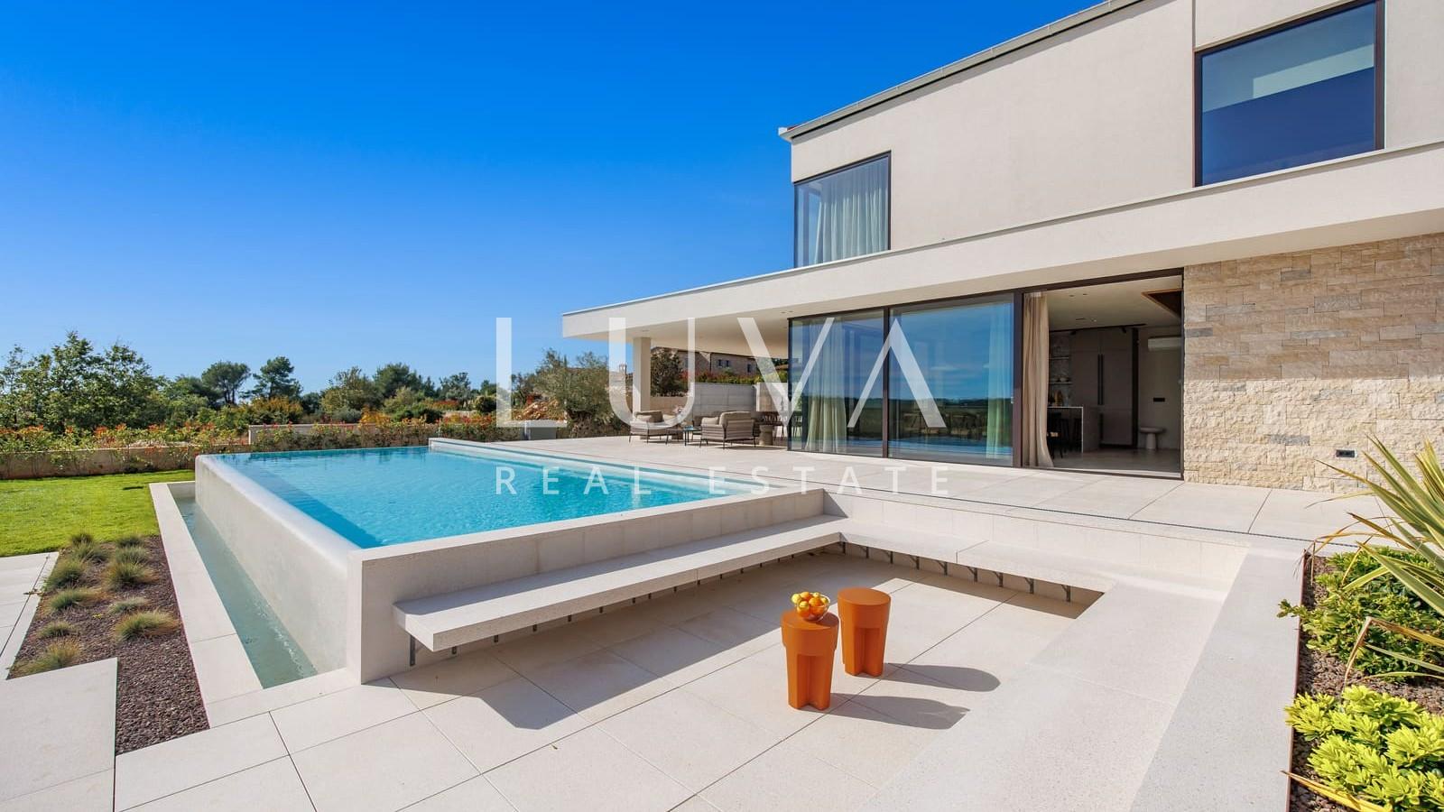 Sveti Lovreč, Istrien, Luxusvilla mit Pool zu verkaufen