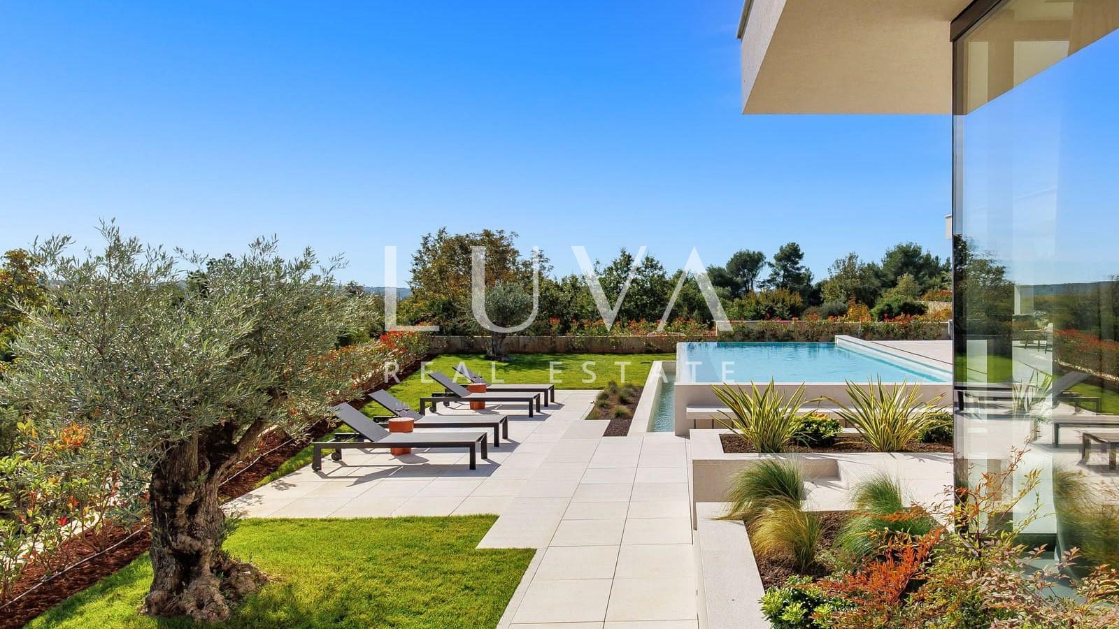 Sveti Lovreč, Istrien, Luxusvilla mit Pool zu verkaufen