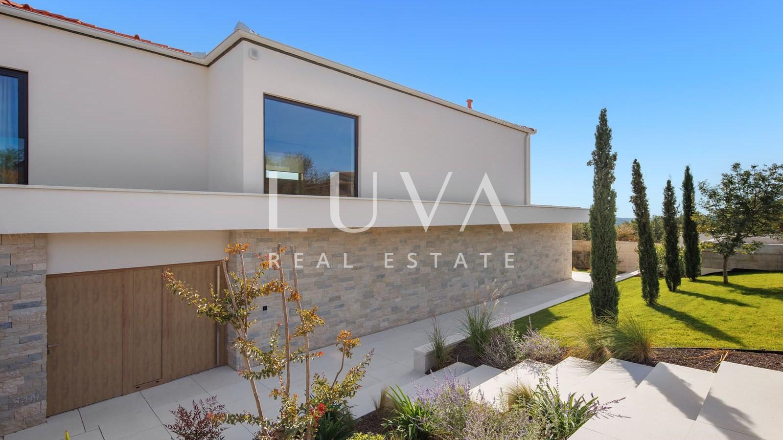 Sveti Lovreč, Istrien, Luxusvilla mit Pool zu verkaufen