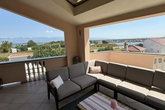 Spacious Semi-Detached House 275m2 for Sale in Nin