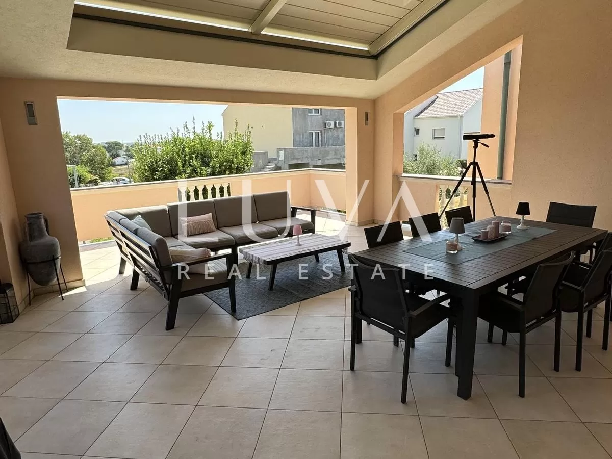 Spacious Semi-Detached House 275m2 for Sale in Nin