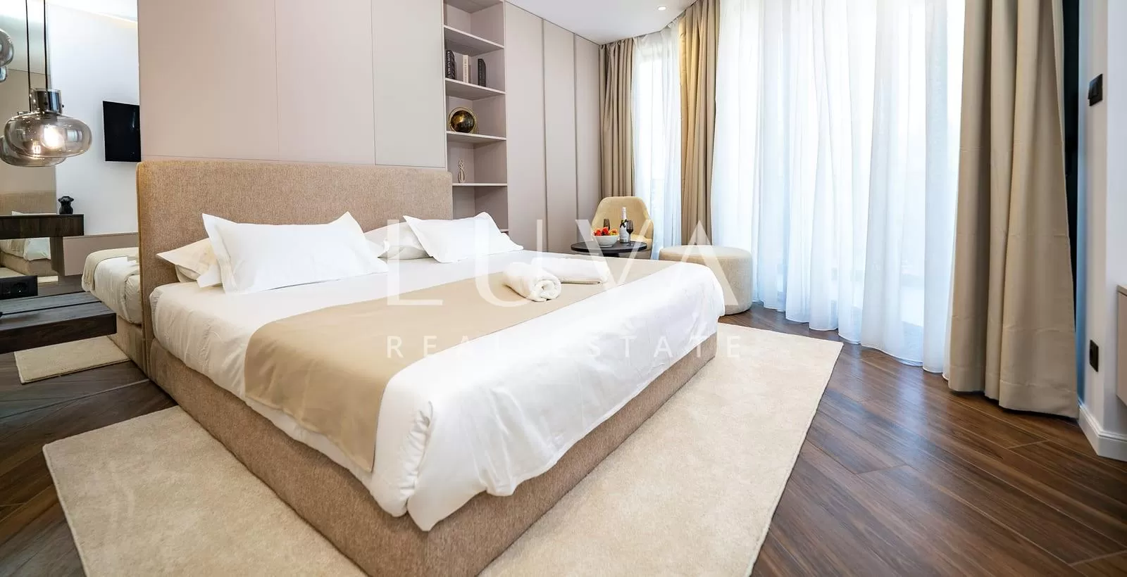 Trogir, luksuzna vila s bazenom i pogledom na more na prodaju