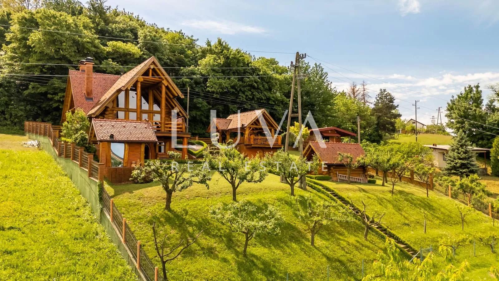 Varaždinske Toplice, Martinkovec, einzigartiges Holzhaus