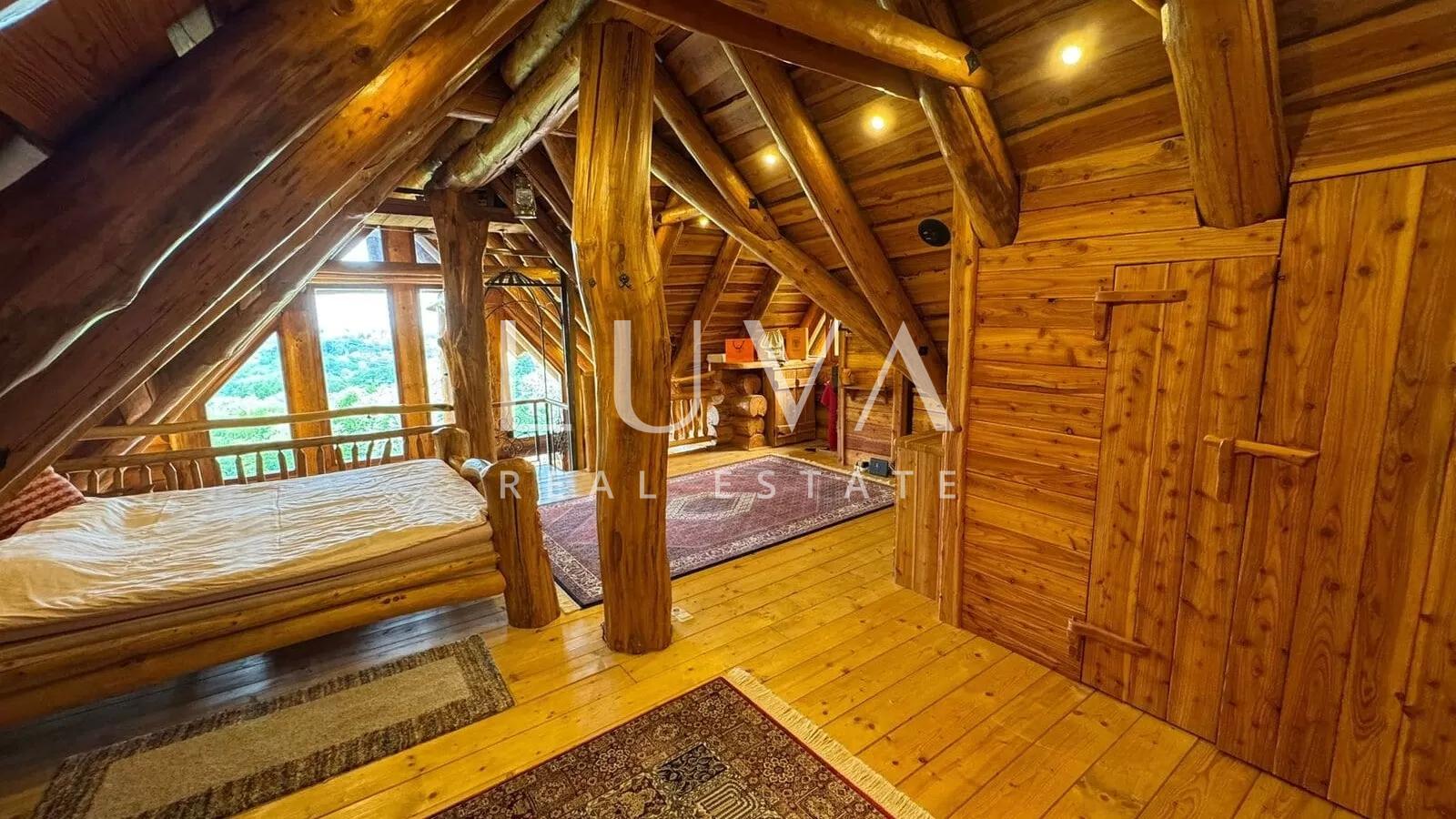 Varaždinske Toplice, Martinkovec, einzigartiges Holzhaus