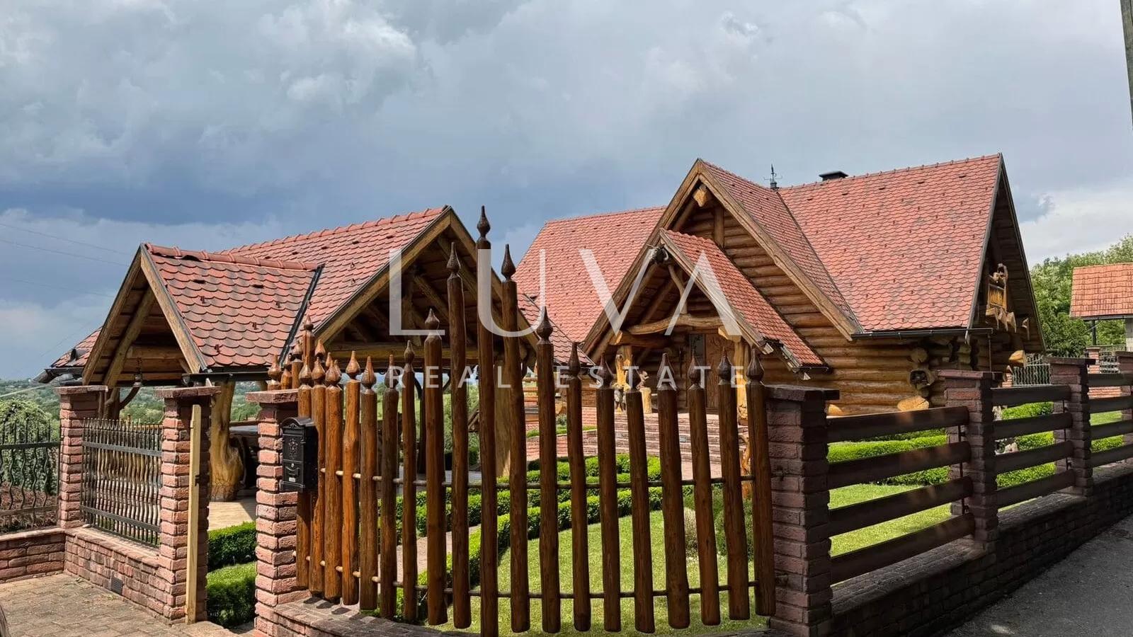 Varaždinske Toplice, Martinkovec, einzigartiges Holzhaus