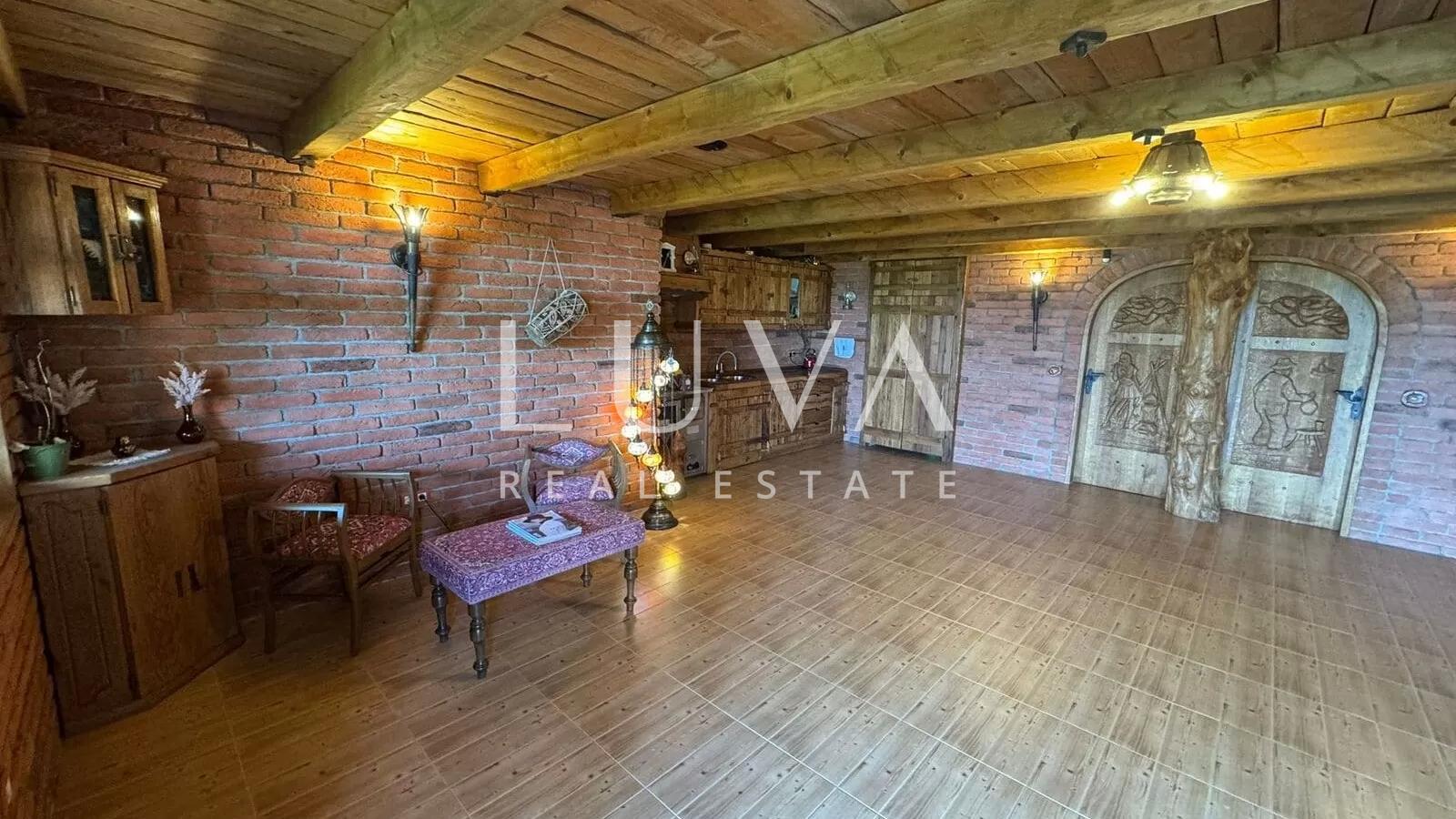 Varaždinske Toplice, Martinkovec, einzigartiges Holzhaus