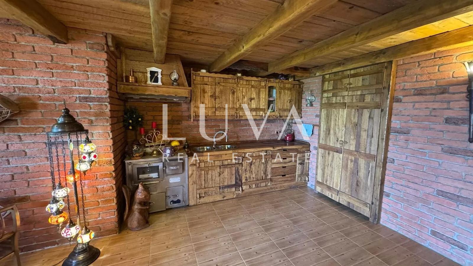 Varaždinske Toplice, Martinkovec, einzigartiges Holzhaus
