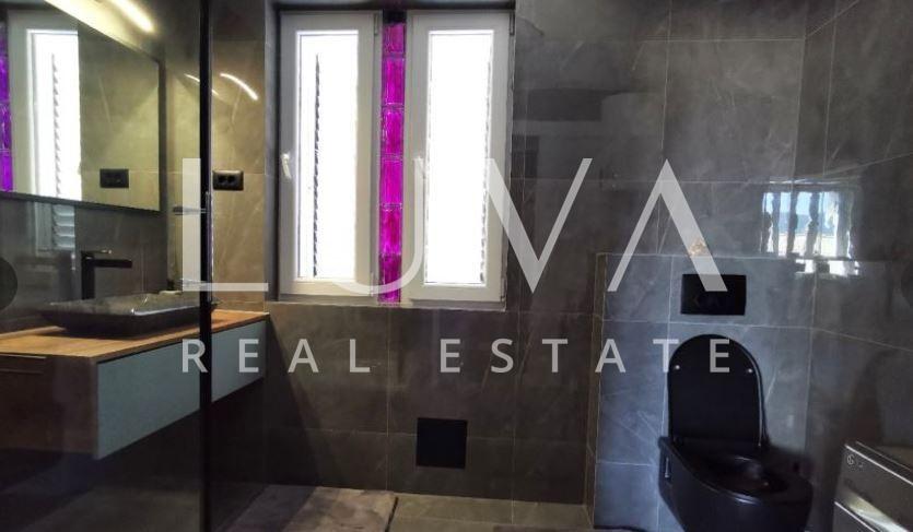 Split, Manuš, prodaje se 3-sobni namješteni stan 65m2