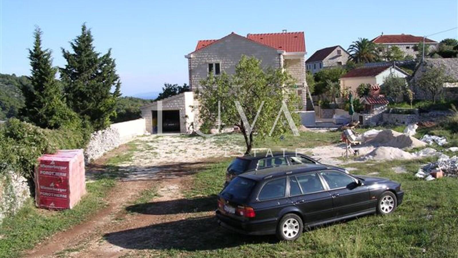 Brač, Selca, Attractive Building Plot of 1381 m² for Sale