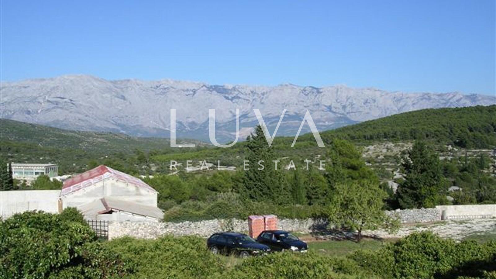 Brač, Selca, Attractive Building Plot of 1381 m² for Sale