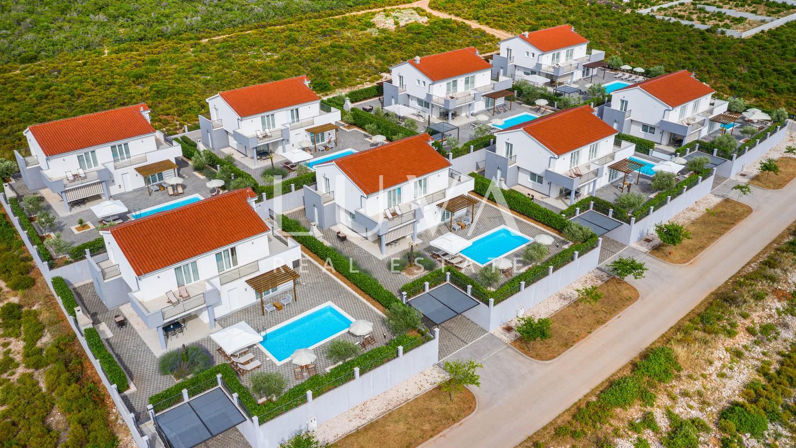Debeljak, Zadar, resort, 8 kuća s bazenom na prodaju, investicija
