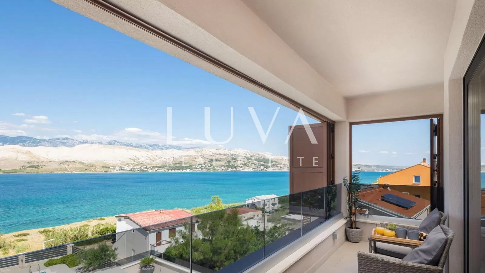 Pag, luxuriöse Villa mit Pool nahe dem Meer zu verkaufen