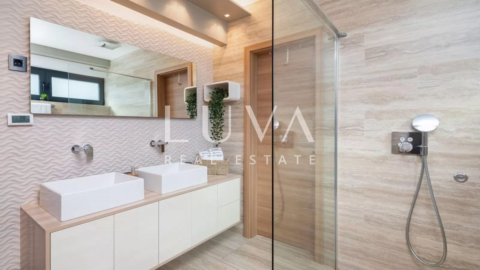 Pag, luxuriöse Villa mit Pool nahe dem Meer zu verkaufen
