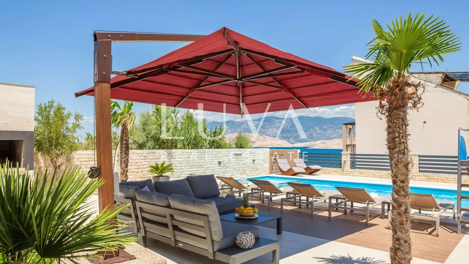 Pag, luxuriöse Villa mit Pool nahe dem Meer zu verkaufen