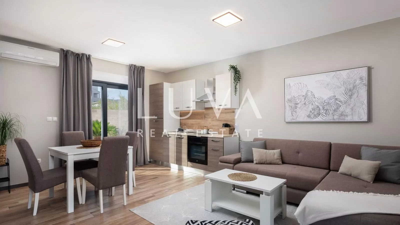 Pag, luxuriöse Villa mit Pool nahe dem Meer zu verkaufen