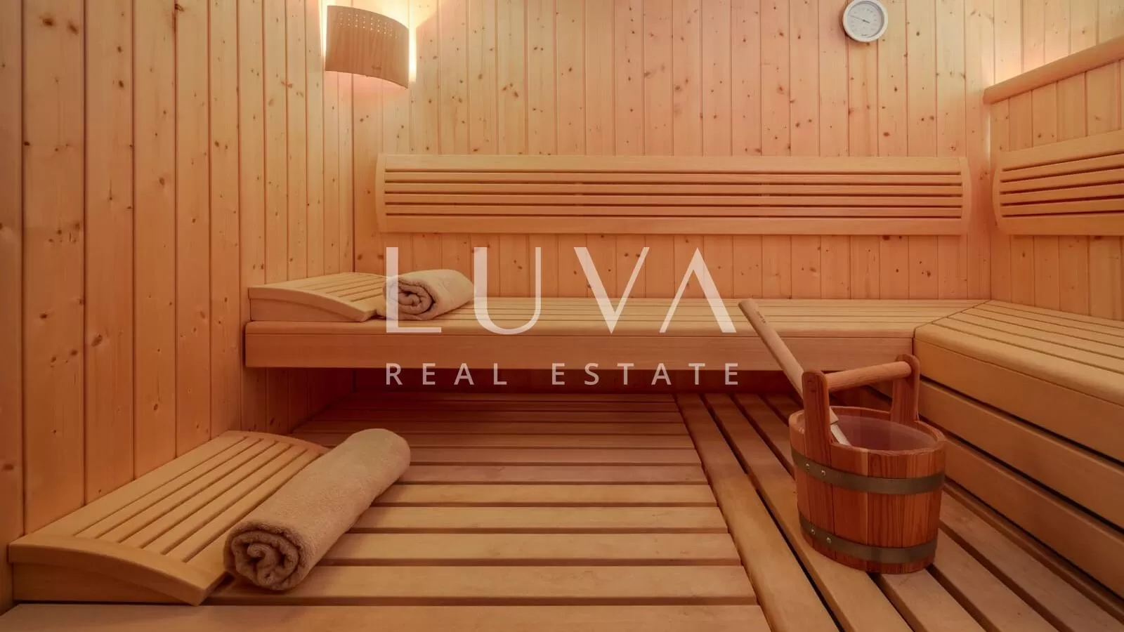Pag, luxuriöse Villa mit Pool nahe dem Meer zu verkaufen
