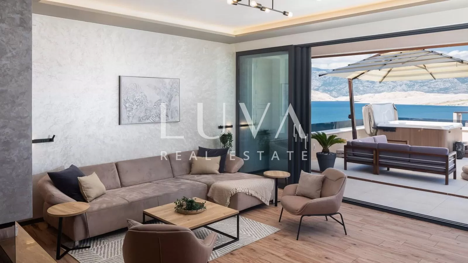 Pag, luxuriöse Villa mit Pool nahe dem Meer zu verkaufen