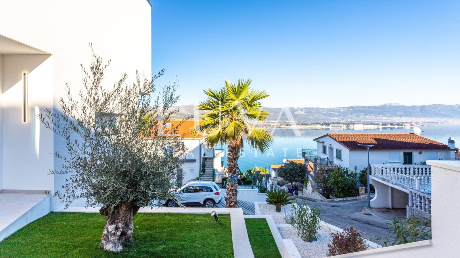 Čiovo, Mastrinka, nova luksuzna vila s bazenom uz more