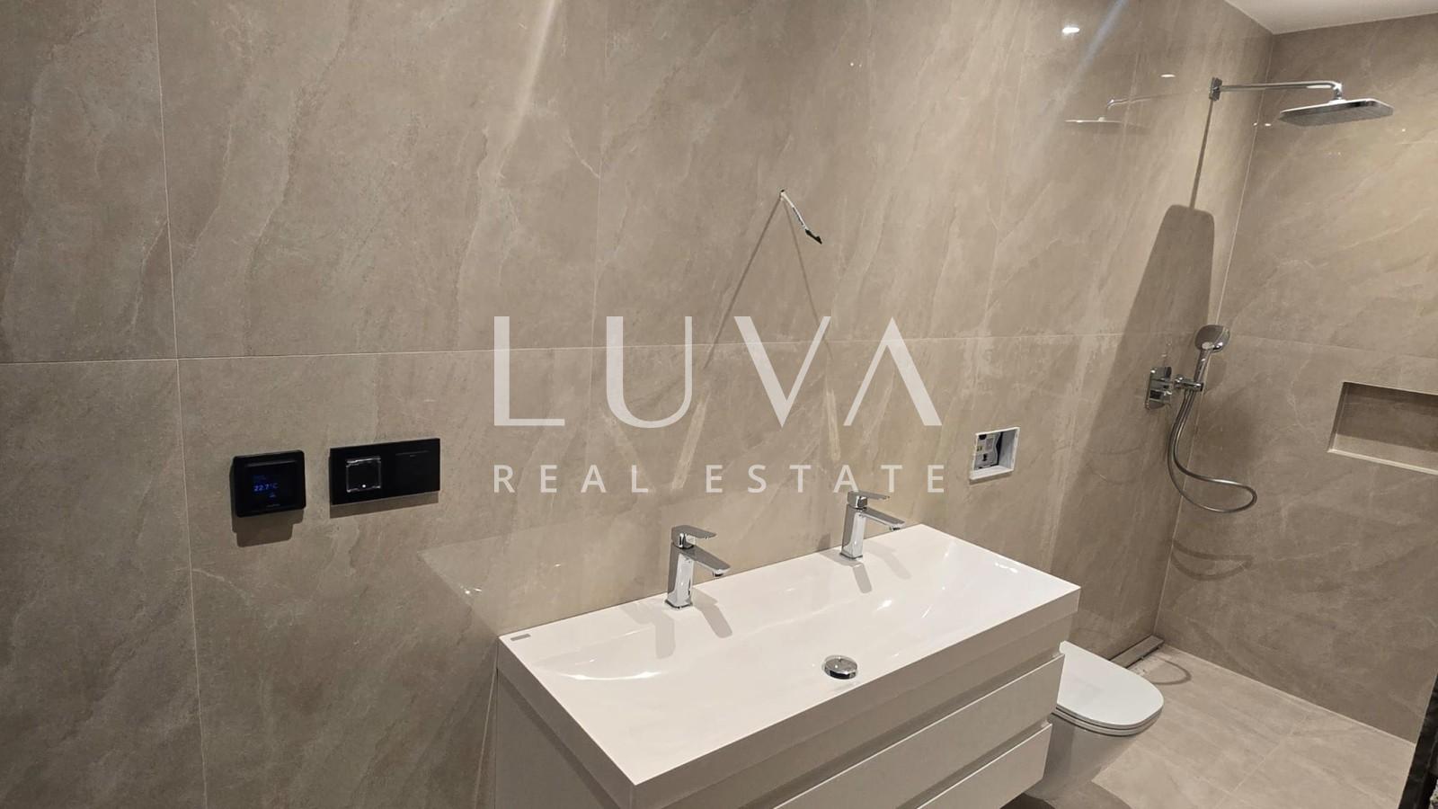 Čiovo, Mastrinka, nova luksuzna vila s bazenom uz more