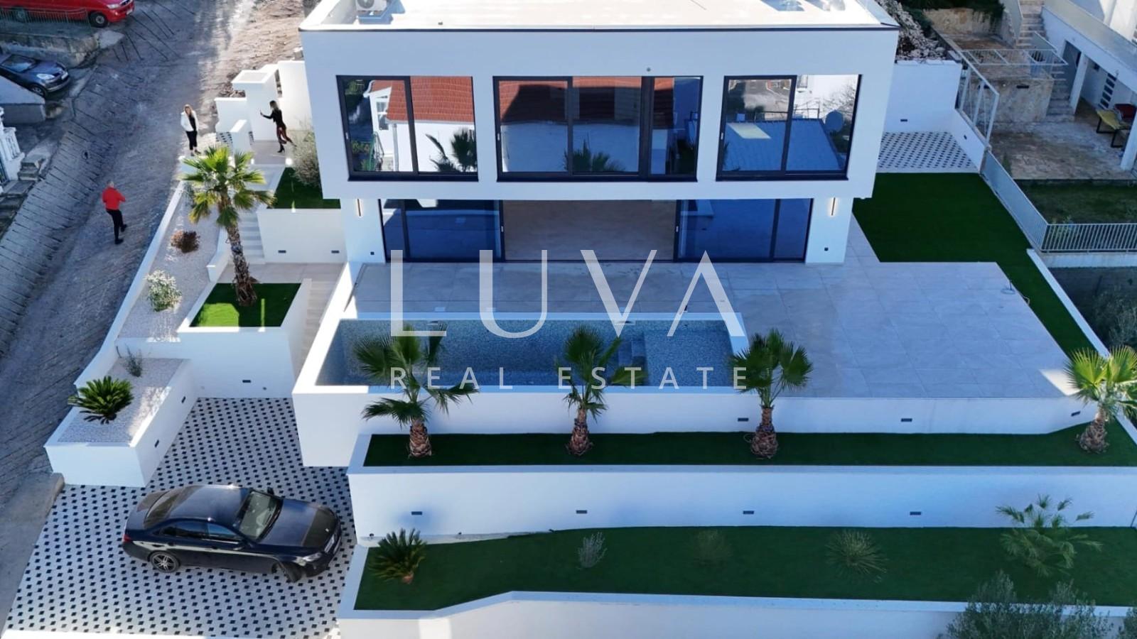 Čiovo, Mastrinka, nova luksuzna vila s bazenom uz more