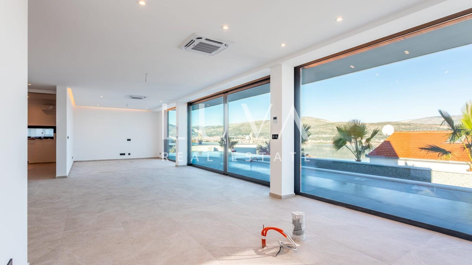 Čiovo, Mastrinka, nova luksuzna vila s bazenom uz more