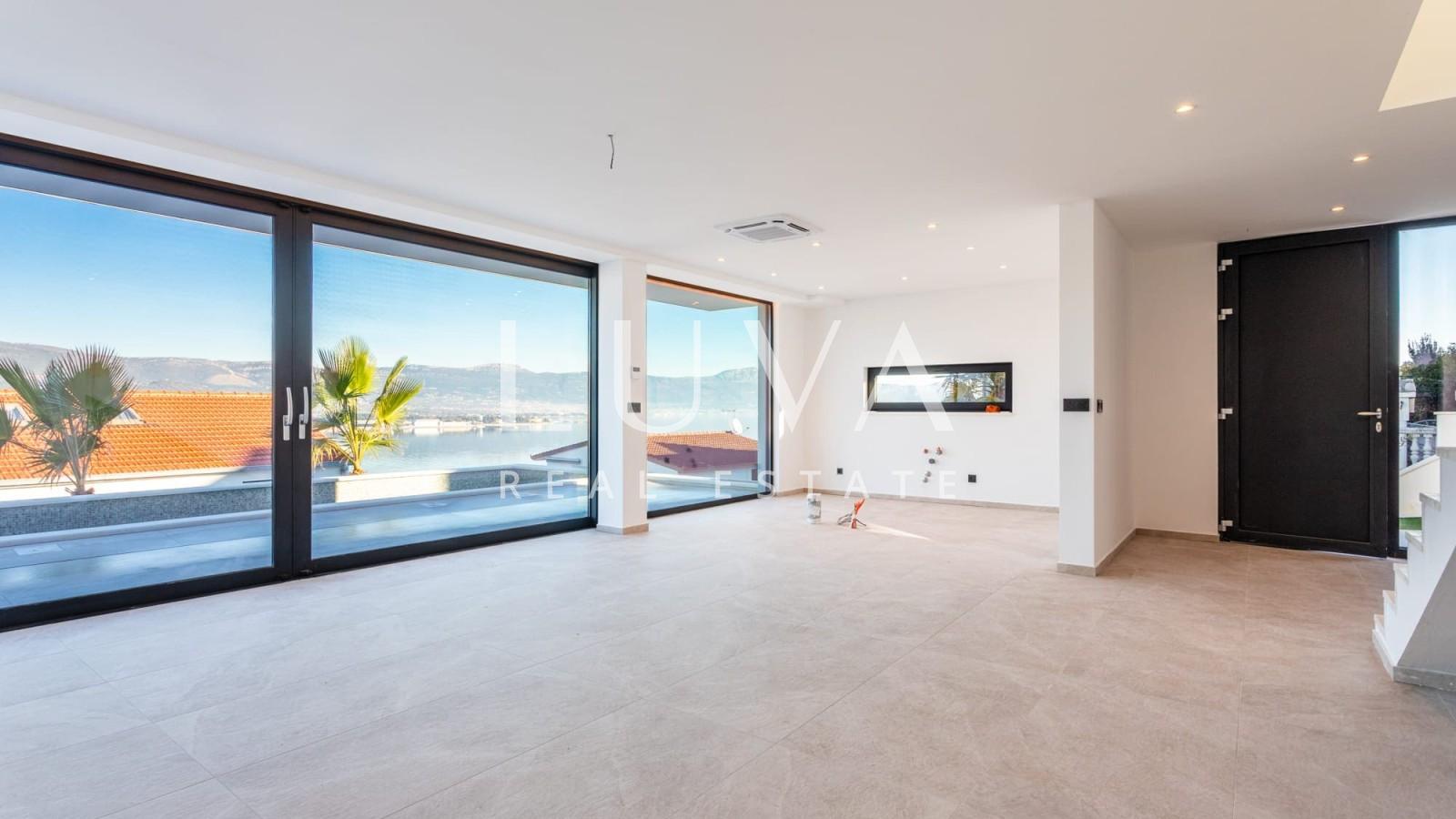 Čiovo, Mastrinka, nova luksuzna vila s bazenom uz more