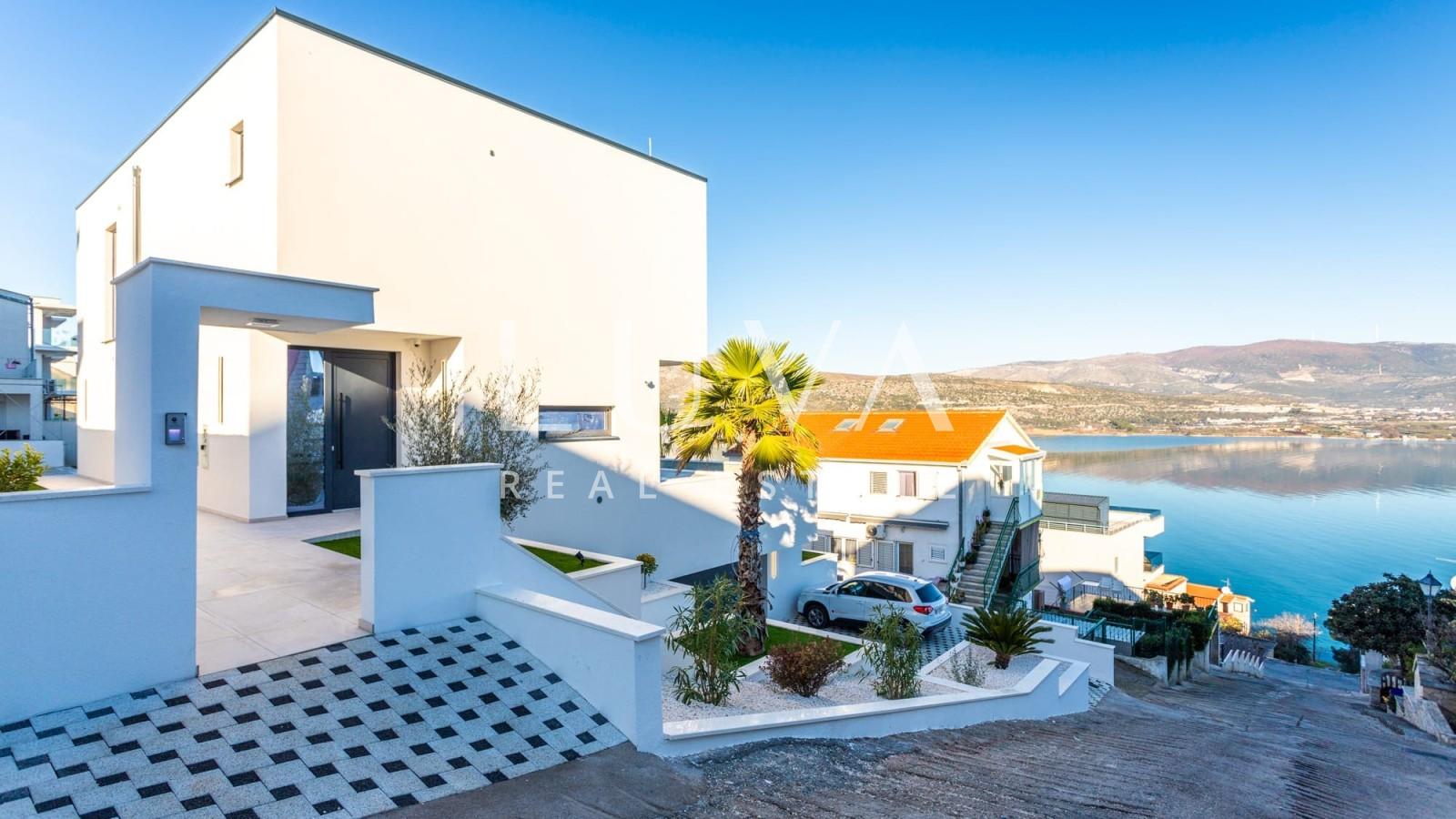 Čiovo, Mastrinka, nova luksuzna vila s bazenom uz more