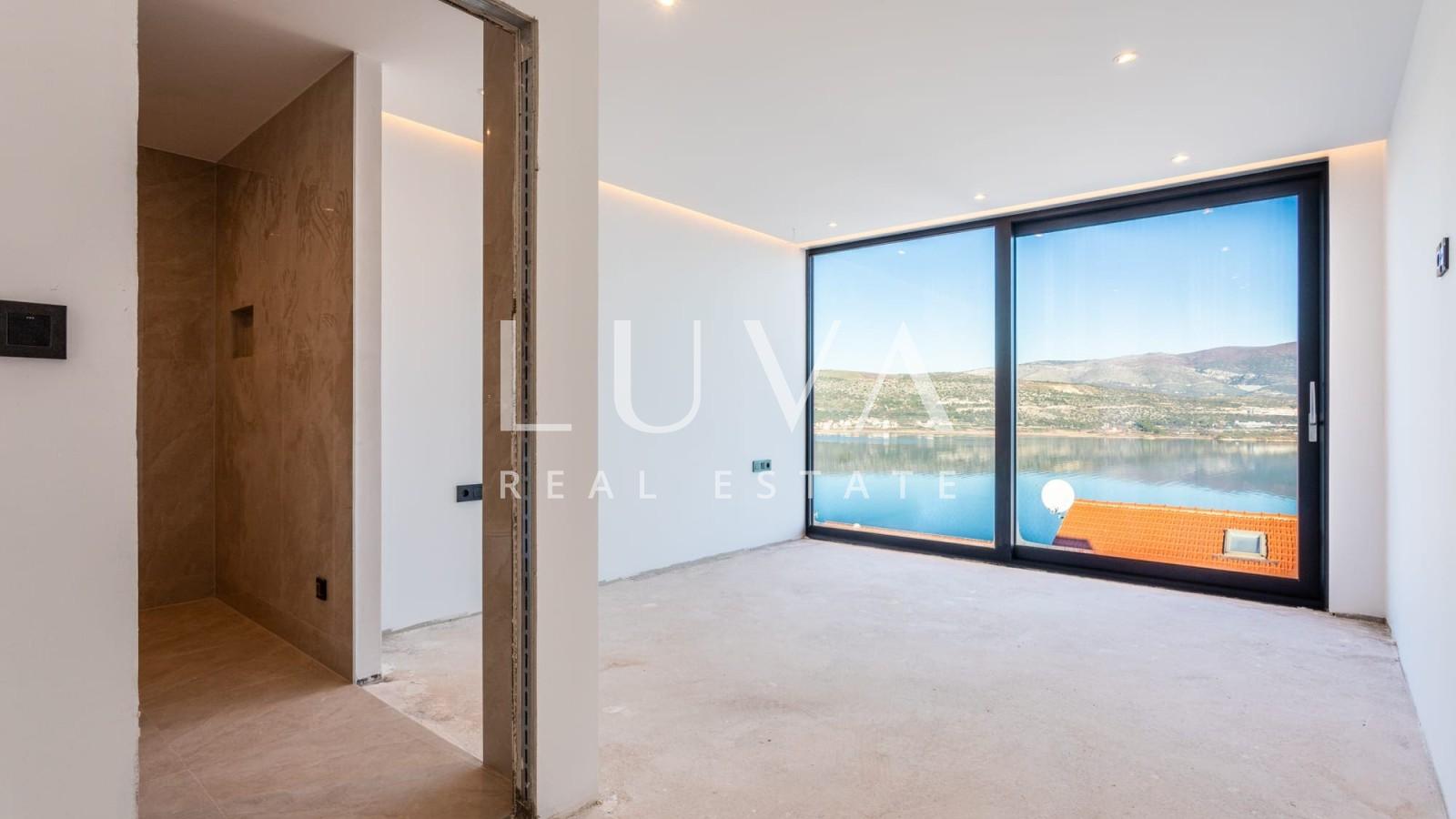 Čiovo, Mastrinka, nova luksuzna vila s bazenom uz more