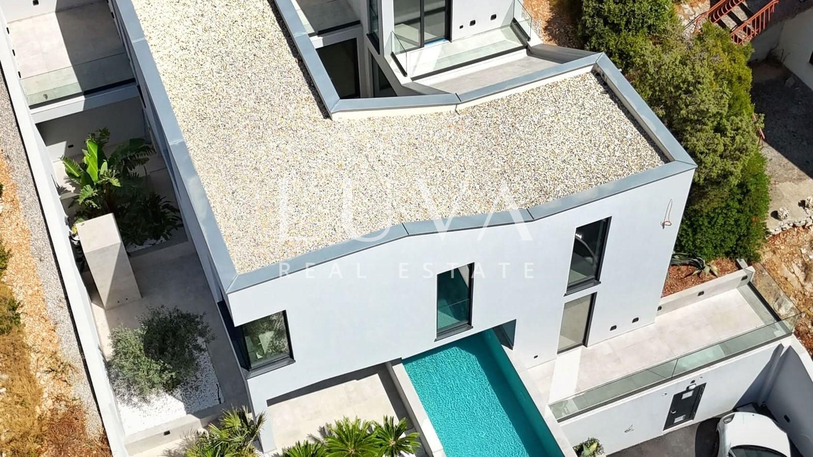 Korčula, luksuzna vila s bazenom uz more na prodaju