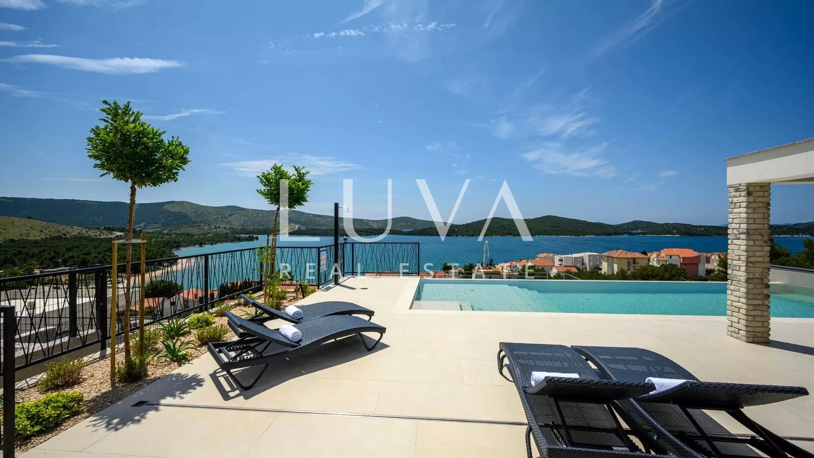Žaborić, Šibenik, luksuzna vila s bazenom blizu mora na prodaju
