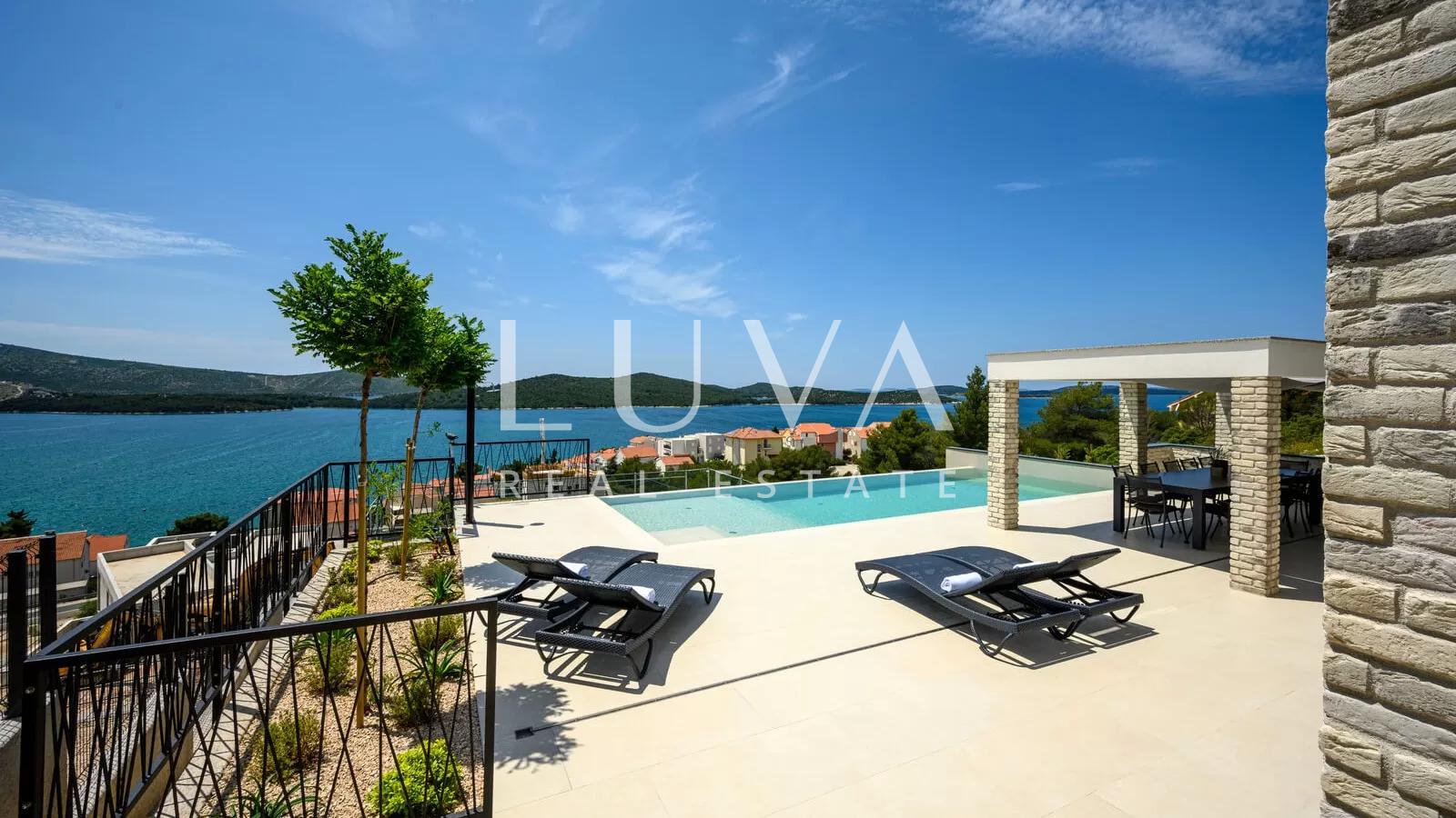 Žaborić, Šibenik, luksuzna vila s bazenom blizu mora na prodaju