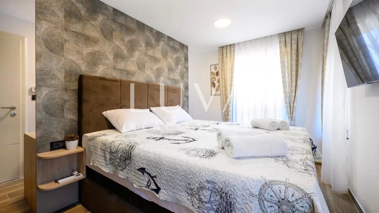 Žaborić, Šibenik, luksuzna vila s bazenom blizu mora na prodaju