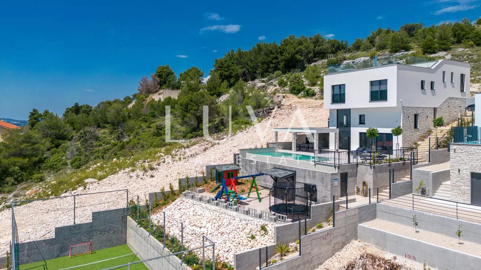 Žaborić, Šibenik, luksuzna vila s bazenom blizu mora na prodaju