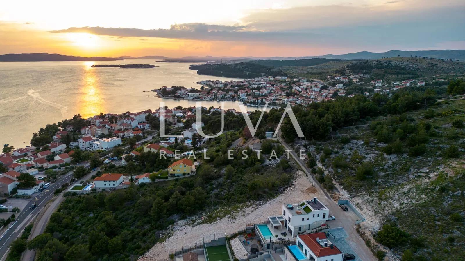 Žaborić, Šibenik, luksuzna vila s bazenom blizu mora na prodaju
