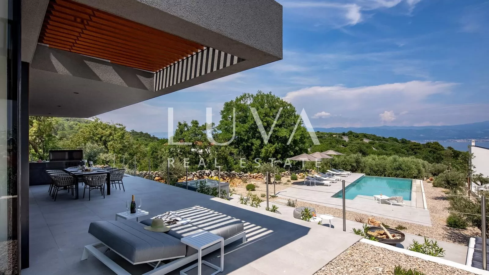 Vrbnik, Krk, vila s bazenom za dugoročni najam