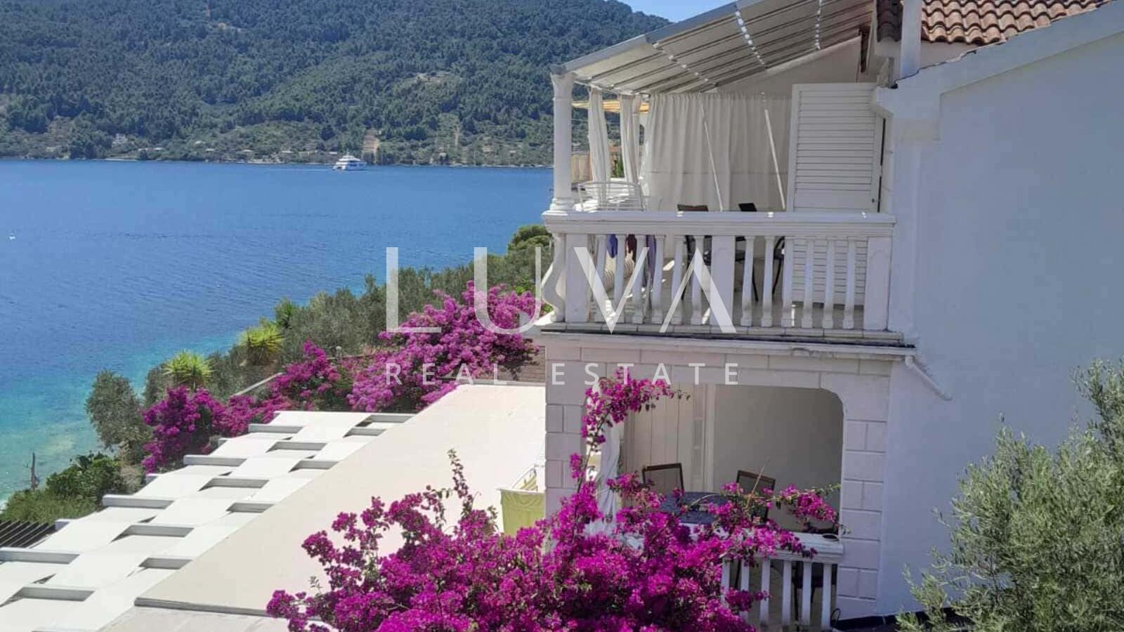 Korčula, Vela Luka, Haus mit Apartments direkt am Meer zu verkaufen