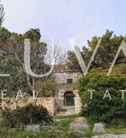 Tisno, Murter, Sommerresidenz zum Verkauf in Alleinlage, Erste Reihe zum Meer